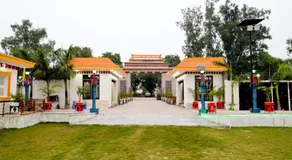 Crown pavilion resort - Image 5