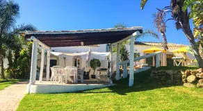 Villa avec piscine, jardin et barbecue | Vue piscine - Image 4