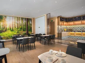 Vienna 3 Best Hotel Zhaoqing New District Sports Center Dinghu Mountain Station - Image 3