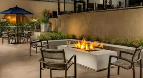 Central Los Angeles Gem I Spacious 2BR 2BA I Spa Parking - Image 2