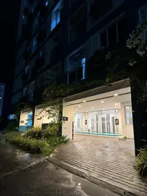 Near Airport: Your Safe Space • 1Bedroom Apt - Image 2