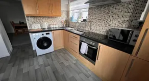 Ty Daisy, Gilwern - Image 4