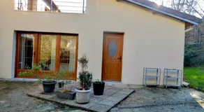 Iris Garden Cottage - Image 2