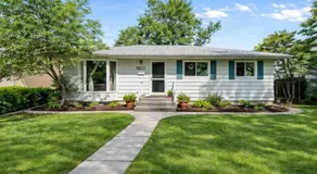 Bright 3-Bed Retreat Near the Zoo and Downtown - Image 5