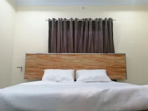 Navid's Holiday Resort & Hotel, Murree Apartment 3 - Image 4