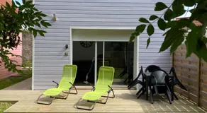 Les 5 Lodges du Château - Piscine & Jacuzzi - Image 4