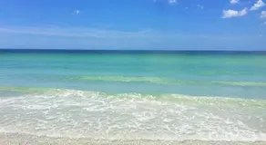 Sunnyside Palms - 2BR, Poolside, 5 min to Beach - Image 2