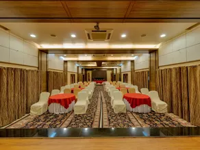 Hotel Surya International - Image 4