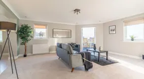 Penthouse at the Bay near Edinburgh - Image 2