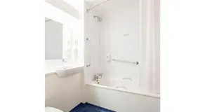 Travelodge Stoke Talke - Image 5