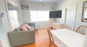 Dog friendly home with spectacular views of Lake Illawarra - Image 3