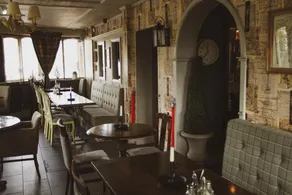 The Coachman Pub, Hartford, ROOM ONLY - Image 4