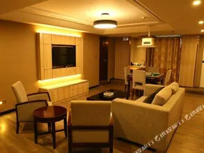 Sky Mall Hotel - Image 3
