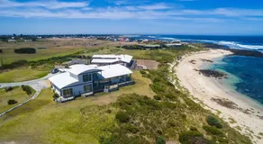 Wytonia Beachfront Accommodation - Image 3