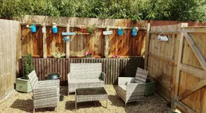 *Close to Beach* One Bedroom Suite with Parking - Image 5