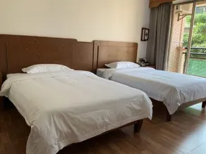 Xingxing Huaqiao Hotel - Image 4