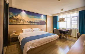 Tourola Hotel (People's Square Branch, Garden Avenue) - Image 2