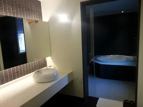 Hi Design Hotel - Image 5