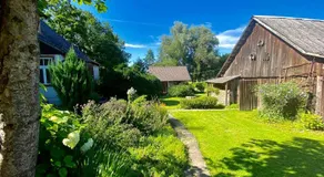 Bright and cosy place at rustic house - Image 3