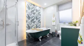 The Secret Garden, Donaghadee - The Hideaway - Luxury 3-BDR & Stylish 5-Beds - Sleeps 7 - Fast Wi-Fi - Parking - Hot Tub - Garden - Image 2