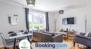 2Bedroom Apt in Egham with Free Parking - Image 2