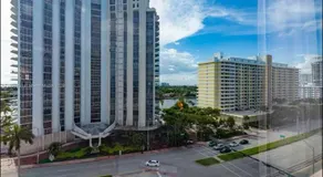 Castle Beach Club Apartments - Image 3