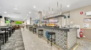 Palace Hotel Proserpine - Image 3