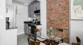 Bright 1BR Escape in Lower East Side NYC - Image 3