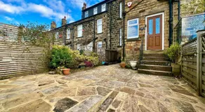 Arnold House in the heart of Calverley village - Image 5