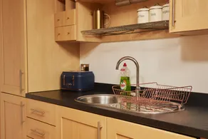 Deluxe City Apt, River Canal View& Free Parking! - Image 5