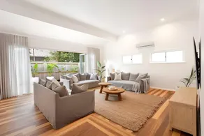 Fuller Holidays Hacienda - Luxury 5 bed with pool - Image 2