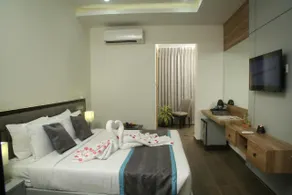 PARK IRIS HOTELS, MG Road - Image 4