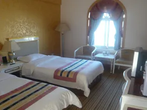 Kunming Royal Garden Hotel - Image 2