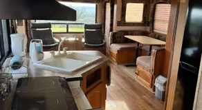 5th Wheel Trailer - Image 4