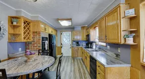 Home on Broadway in Jim Thorpe - Image 5