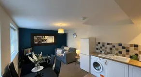 Large Apartments next to East Midlands Airport with Free Gated Parking! - Image 2