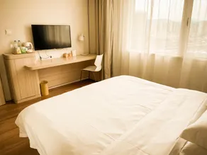 Hanting Hotel Liuan Huoshan Xintiandi Plaza - Image 4