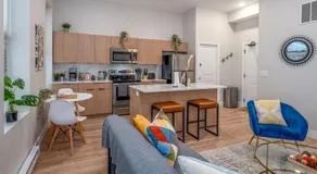 Prime OTR, 3 Lux Queen Beds, Two 55in TVs, Steps to TQL, Findlay Market, Light Rail, Fast Wifi - Image 5