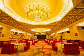 Linyin Holiday Hotel - Image 2