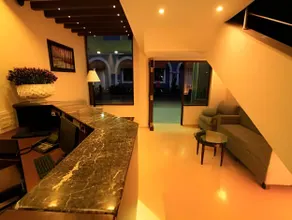 Hotel La Capitol - Image 3
