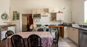Brunnerton Lodge and Backpackers - Image 3