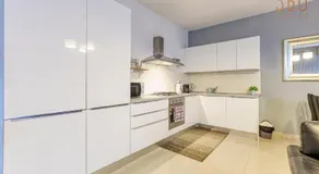 Cosy, fully equipped 1BR home with Private Balcony by 360 Estates - Image 3