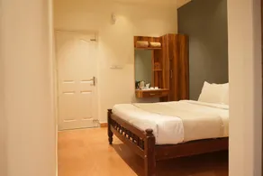 2 bedroom apartment - Image 2