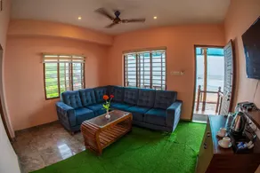 Black Beach Resort - Image 3