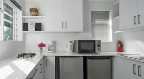 Camps Bay Studio Apartments - Self-catering - Image 5