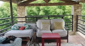 Chez Yvette & Shoji - Image 3