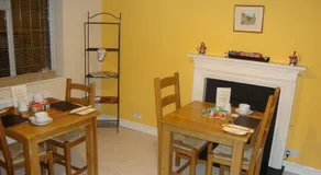 Canal View Bed And Breakfast - Image 2
