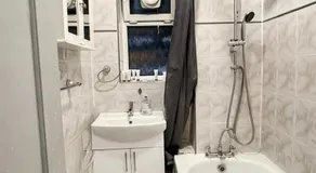 Spacious 3 Bedroom Flat in Stockwell - Image 2