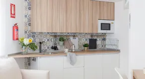Stylish & Cozy Studio Madrid - Image 3