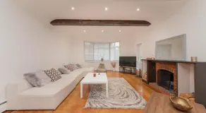 Elegant Tudor Venue - Image 2